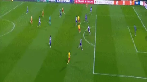 巅峰对决！西甲保级生死战：揭秘一场不容错过的经典对决案例！